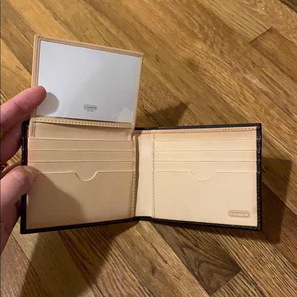 New Dark Brown leather coach wallet - Picture 3 of 4